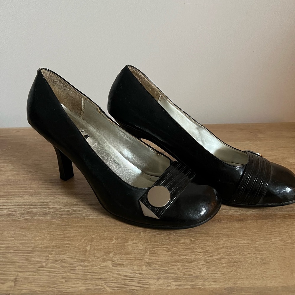 Delia’s heels Size 10